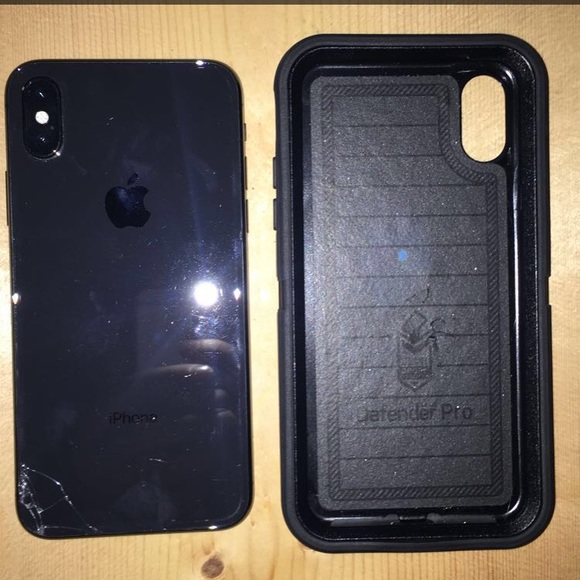 Iphone X - Picture 1 of 3